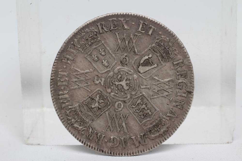 A WILLIAM & MARY HALFCROWN, 1693, 2nd busts (Est. plus 24% premium inc. VAT) Image