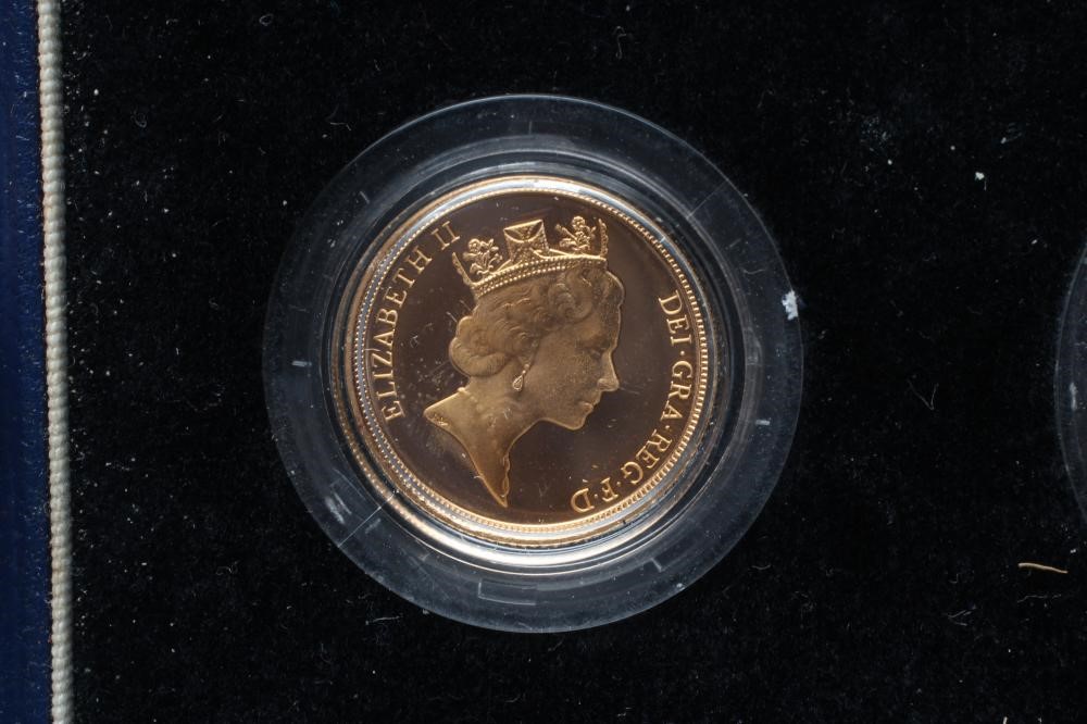 AN ELIZABETH II THREE COIN PROOF SET, 1988, comprising £2, sovereign and half sovereign, in capsules Image
