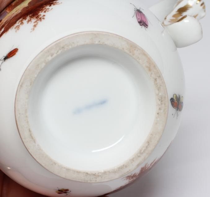 A KPM PORCELAIN SMALL COFFEE POT Image