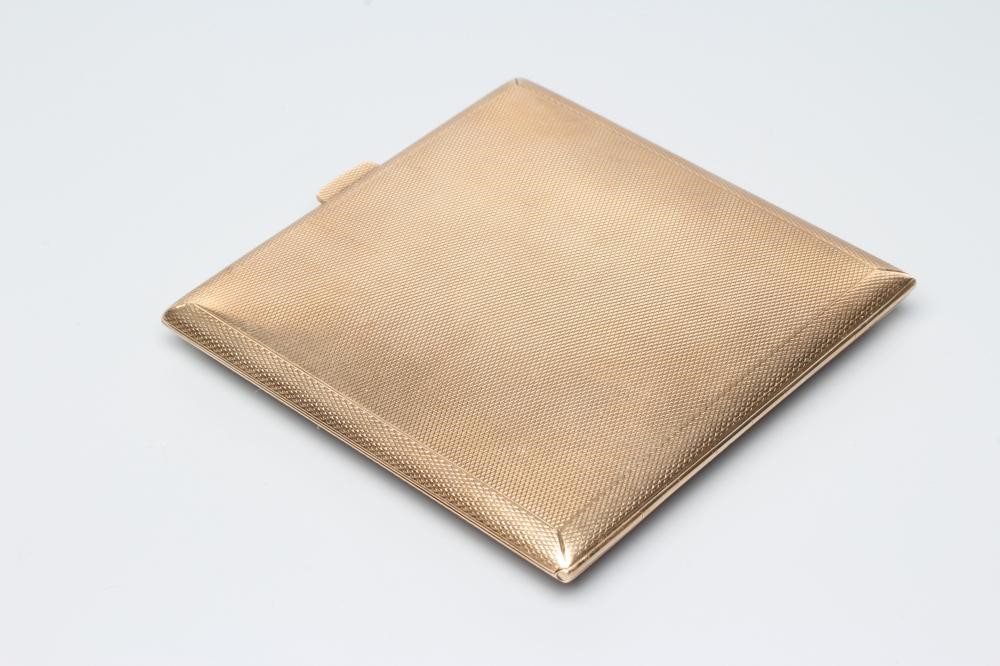 A 9CT GOLD SQUARE CIGARETTE CASE with engine turning enclosing an oblong panel engraved P Image