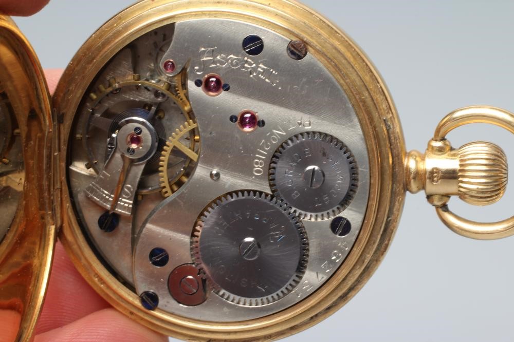 AN 18CT GOLD TOP WIND HUNTER POCKET WATCH Image