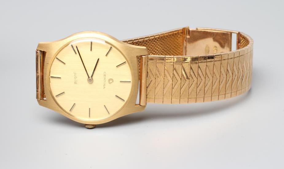 A GENTLEMAN'S 18CT GOLD CERTINA WRISTWATCH Image