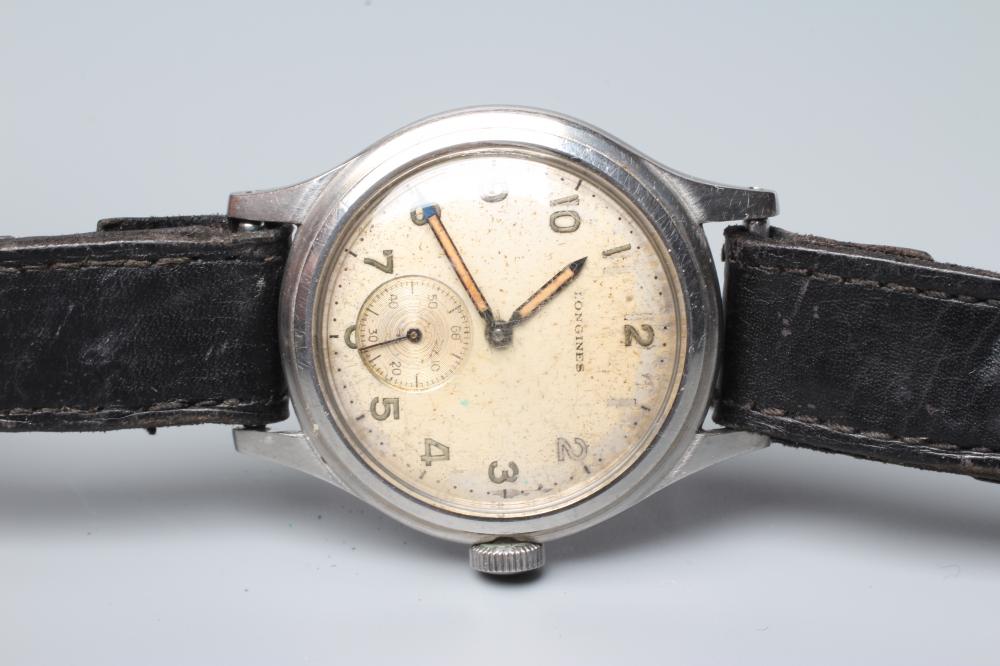 A GENTLEMAN'S LONGINES WRISTWATCH Image
