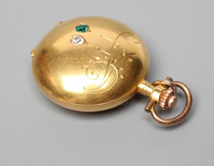 A LADY'S TOP WIND HUNTER FOB WATCH Image