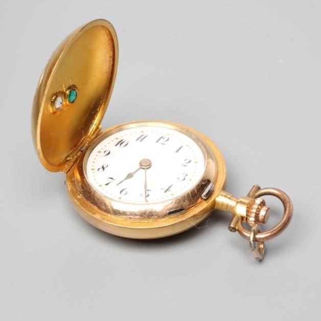 A LADY'S TOP WIND HUNTER FOB WATCH Image