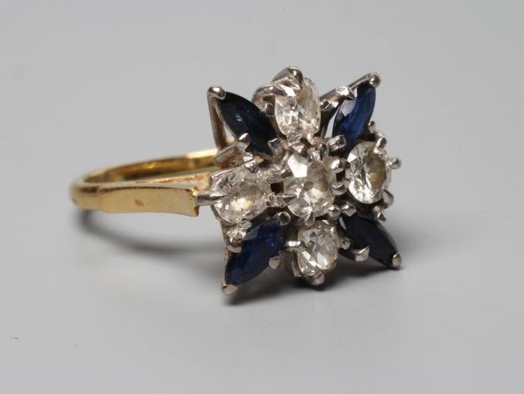 A SAPPHIRE AND DIAMOND DRESS RING Image