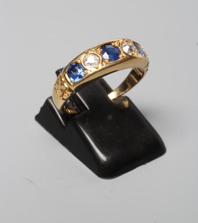 A LATE VICTORIAN SAPPHIRE AND DIAMOND RING Image