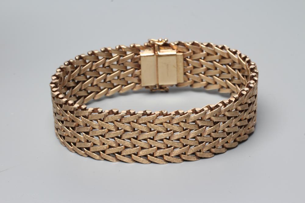 A 9CT GOLD CHAIN MAIL LINK BRACELET with matt effect links and slide fastener, Birmingham hallmark Image