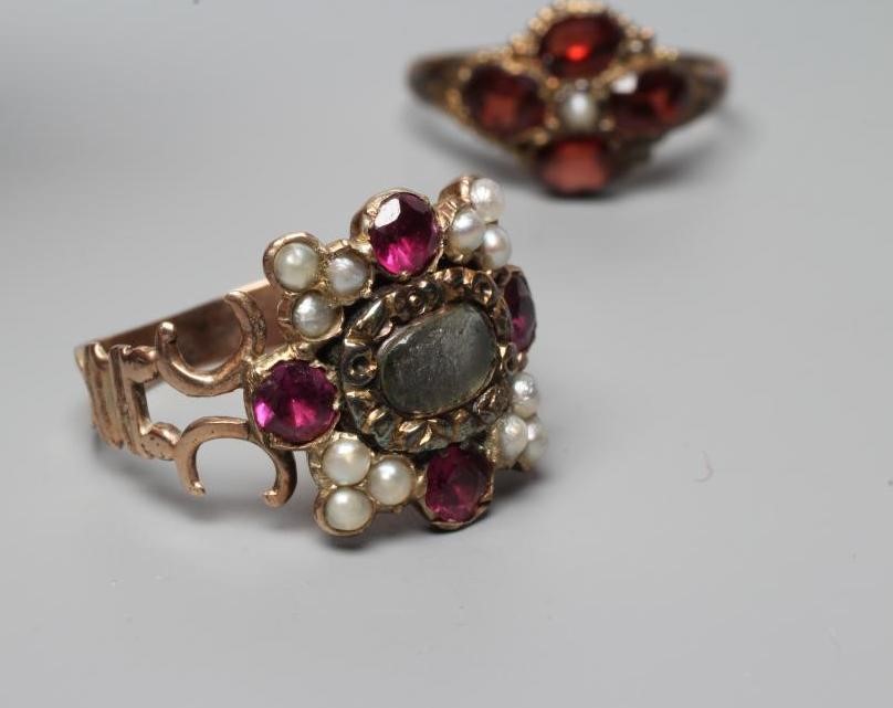 THREE MOURNING RINGS Image