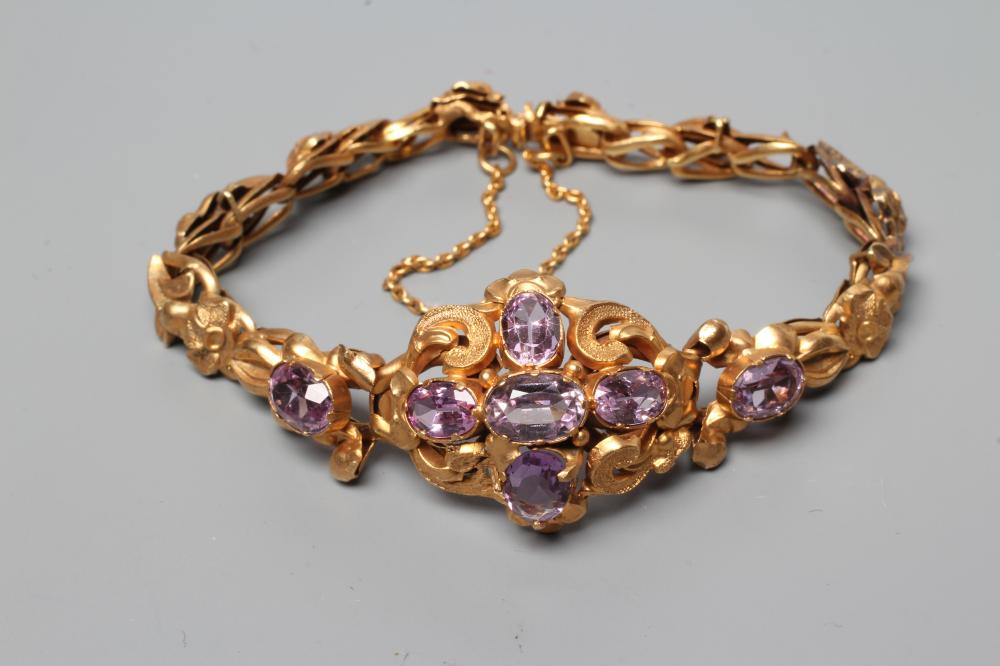 A VICTORIAN BRACELET Image