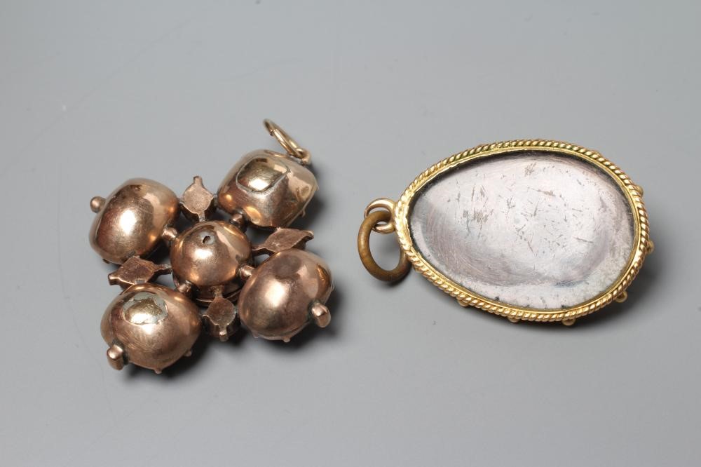 A MOURNING PENDANT Image