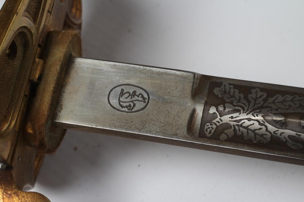 AN 1827 PATTERN NAVAL OFFICER'S SWORD Image
