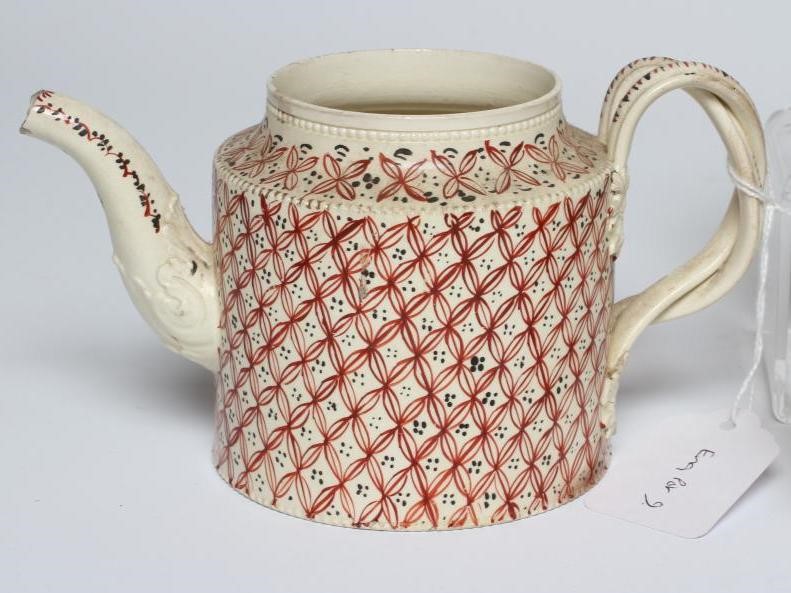 A DERBYSHIRE (MELBOURNE) CREAMWARE TEAPOT Image