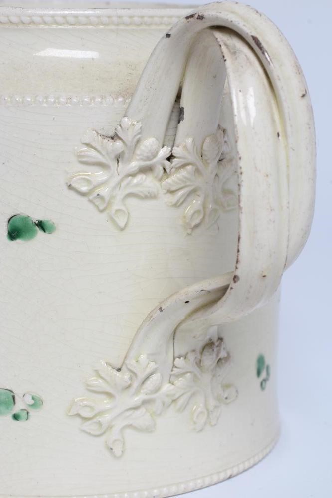 A DERBYSHIRE (MELBOURNE) CREAMWARE TEAPOT Image