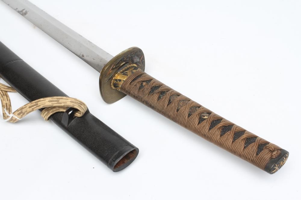 A JAPANESE WAKAZASHI by Kashu Ju Fujiwara Ietada Image