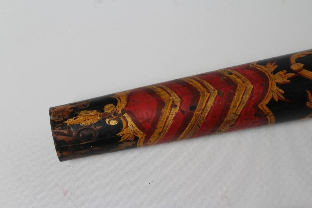 A VICTORIAN POLICE TRUNCHEON, with concealed 7 3/4" blade, ribbed wood grip and painted body with Image