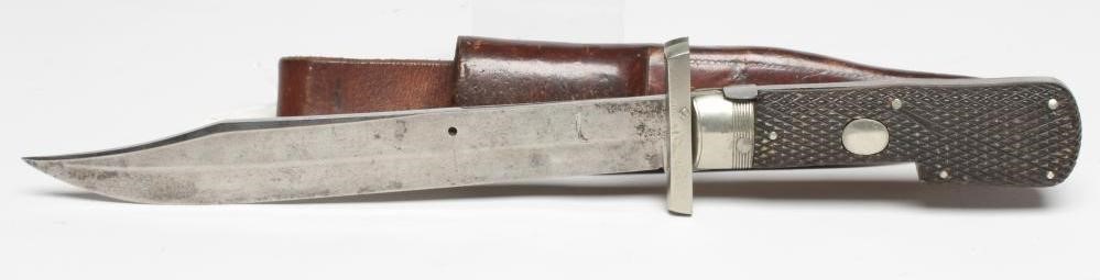 A FOLDING BOWIE KNIFE Image