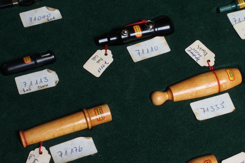 A RARE VINTAGE TRAVELLING SALESMAN'S CASE OF ANIMAL CALLS AND HUNTING WHISTLES Image