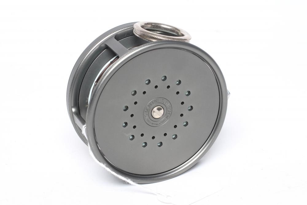 HARDY THE "PERFECT" 4 1/4" SALMON FISHING REEL with loop line guide, stainless foot and rim tension Image