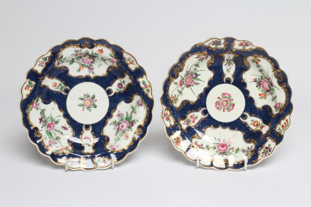 A PAIR OF FIRST PERIOD WORCESTER PORCELAIN PLATES Image