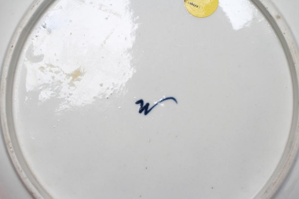 A PAIR OF FIRST PERIOD WORCESTER PORCELAIN PLATES Image