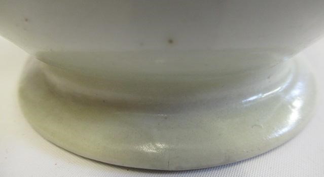 A PENNINGTON'S PORCELAIN COFFEE POT AND COVER Image