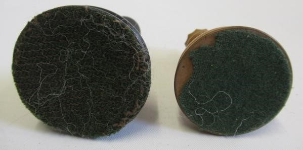 A JAQUES BOX AND EBONY STAUNTON PATTERN CHESS SET Image