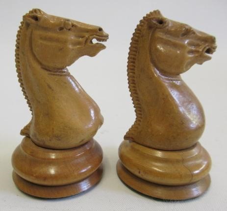 A JAQUES BOX AND EBONY STAUNTON PATTERN CHESS SET Image