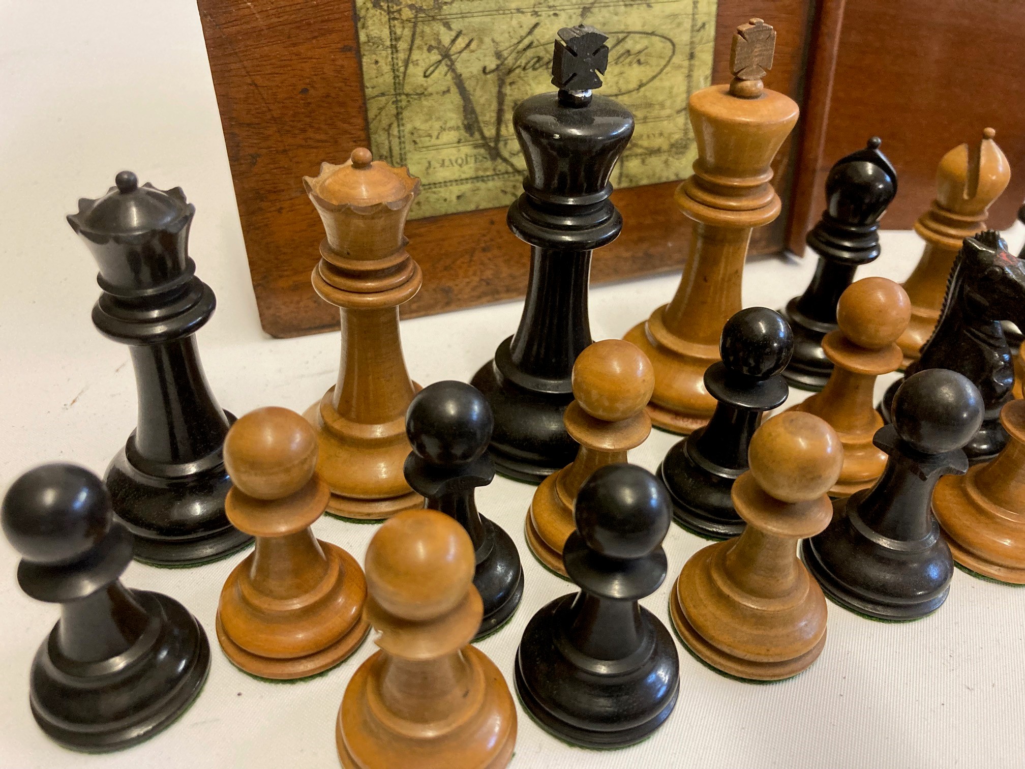 A JAQUES BOX AND EBONY STAUNTON PATTERN CHESS SET Image