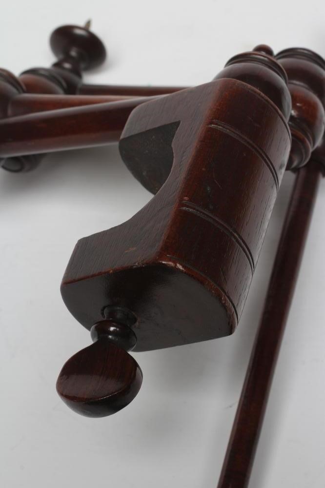 A TREEN WOOL WINDER Image