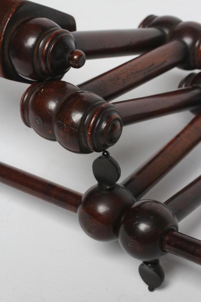 A TREEN WOOL WINDER Image