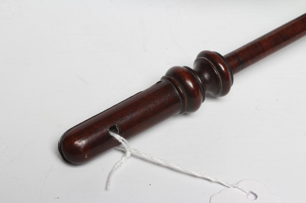 A TREEN WOOL WINDER Image