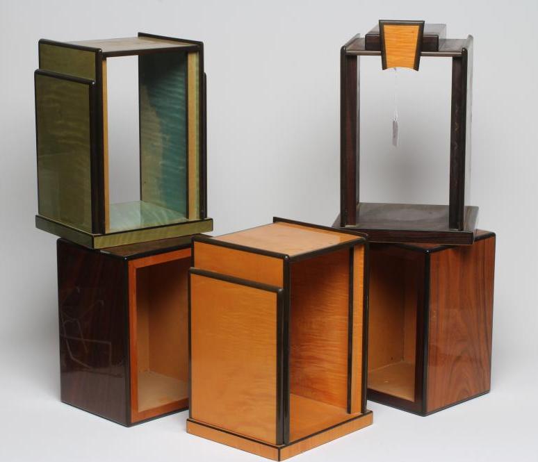 AN ART DECO STYLE HARDWOOD TABLE DISPLAY UNIT Image