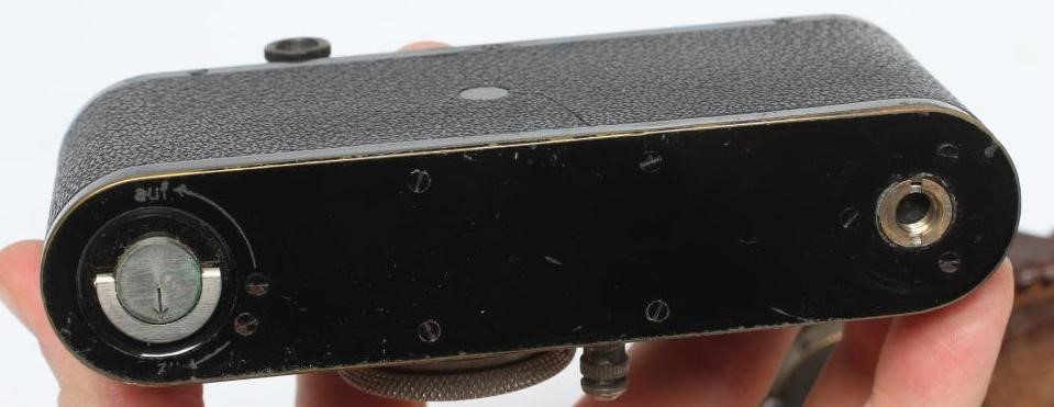 A LEICA WETZLAR DRP CAMERA, no.103462, with Leitz Elmar 1:35F=50mm lens, leather case and cased Image