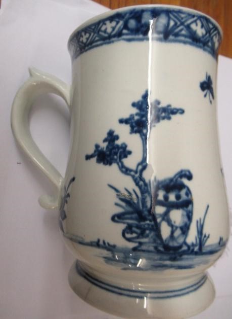 A VAUXHALL PORCELAIN MUG Image