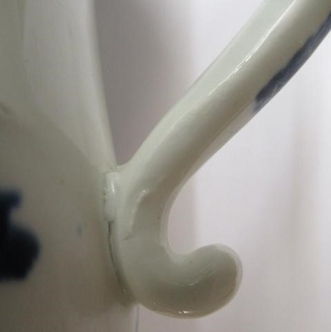 A VAUXHALL PORCELAIN MUG Image