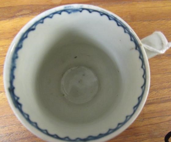 A JAMES PENNINGTON PORCELAIN SMALL MUG Image