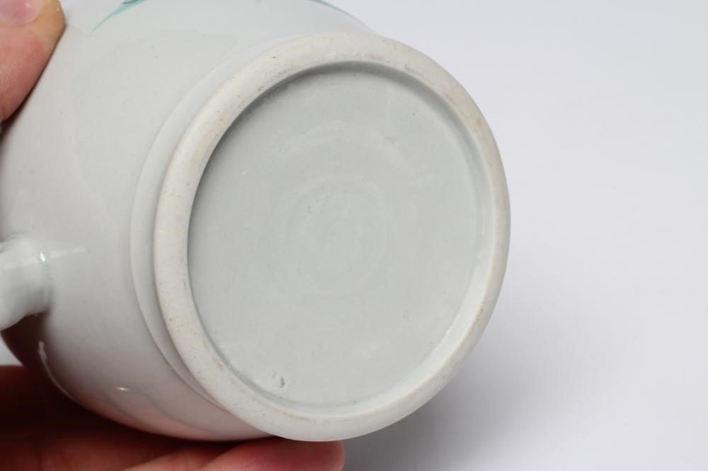 A WILLIAM REID PORCELAIN MUG Image