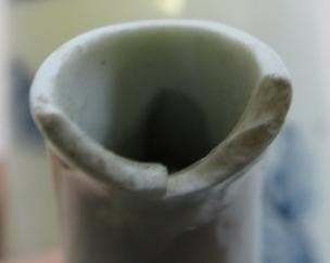 A CHAFFERS PORCELAIN SMALL COFFEE POT AND COVER Image