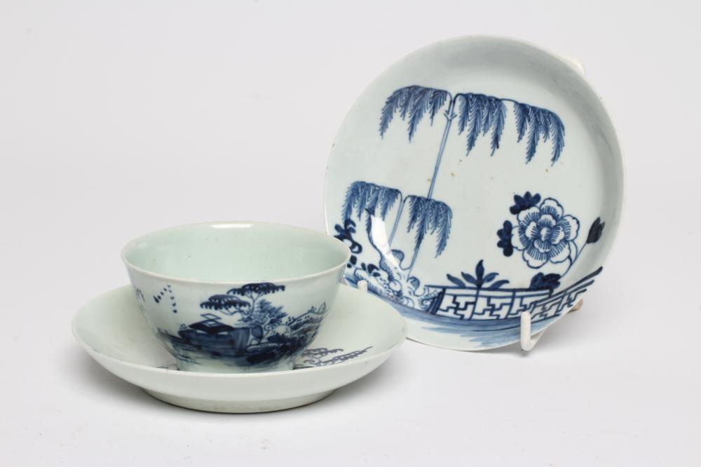 A CHAFFERS PORCELAIN TEA BOWL AND SAUCER Image