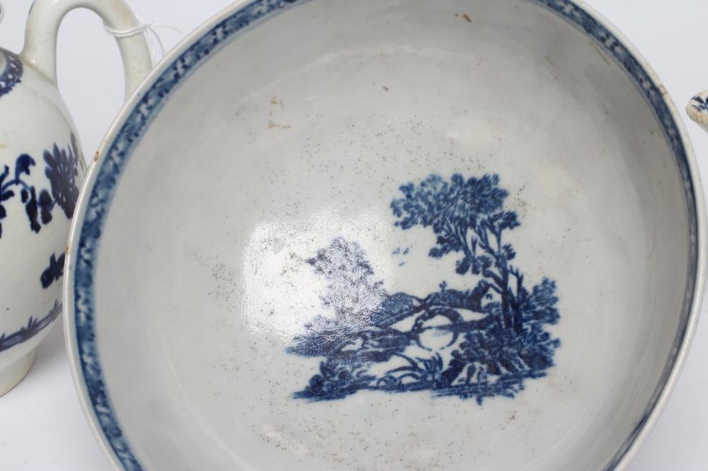 A JOHN PENNINGTON PORCELAIN SAUCEBOAT Image