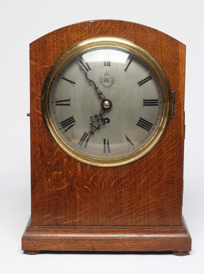 AN OAK CASED RAF OFFICER'S MESS MANTEL CLOCK Image