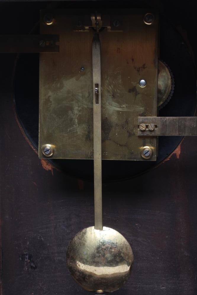 AN OAK CASED RAF OFFICER'S MESS MANTEL CLOCK Image