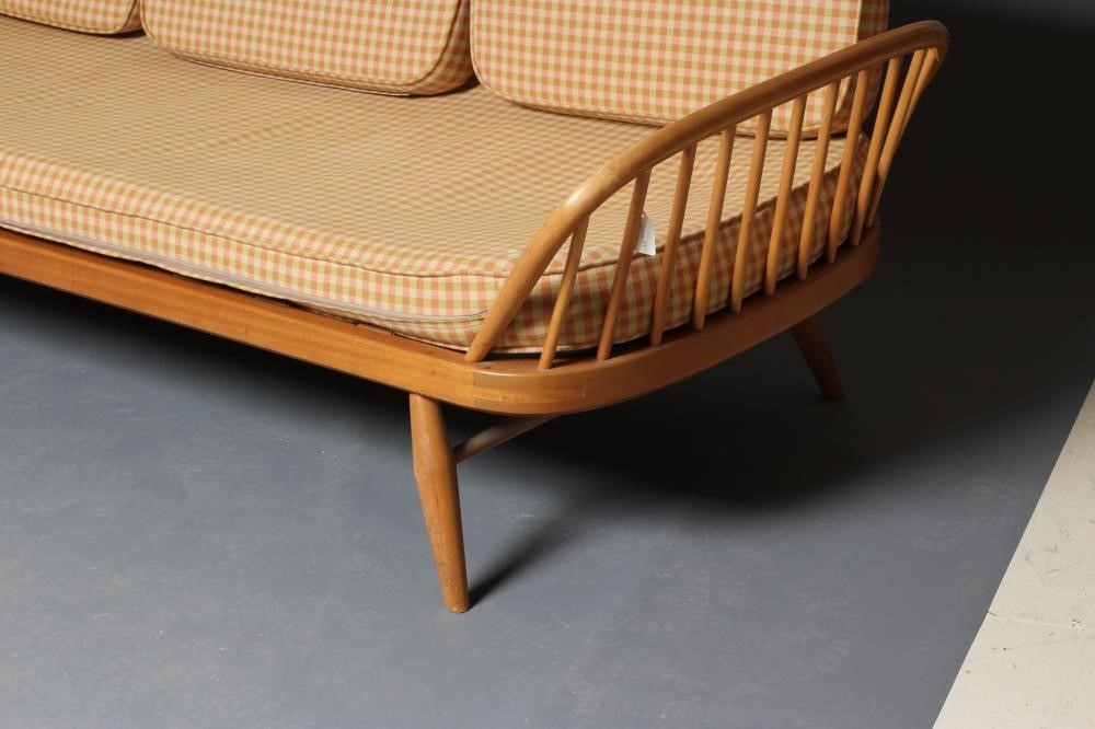 AN ERCOL MODEL 355 STUDIO COUCH Image