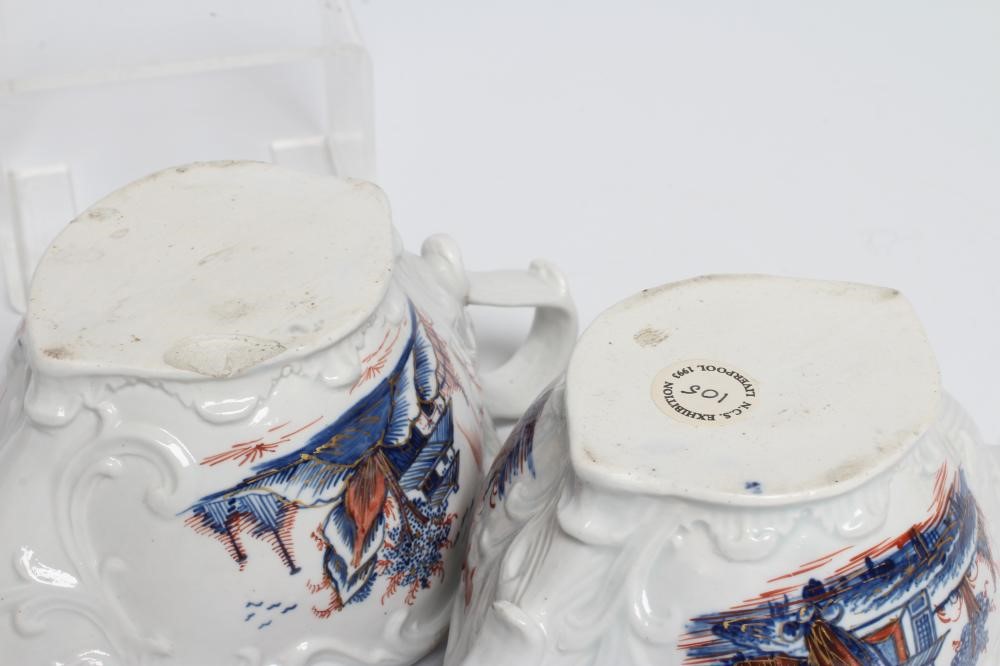 A PAIR OF CHAFFERS PORCELAIN SAUCEBOATS Image