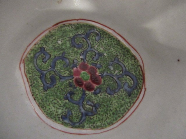 A PAIR OF CHAFFERS PORCELAIN SAUCEBOATS Image