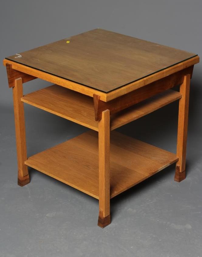 A PAIR OF BESPOKE OAK AND WALNUT OCCASIONAL TABLES Image