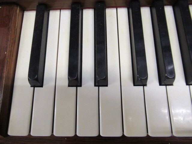 AN EDWARDIAN ROSEWOOD CASED BECHSTEIN UPRIGHT Image