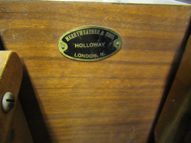 AN EDWARDIAN ROSEWOOD CASED BECHSTEIN UPRIGHT Image