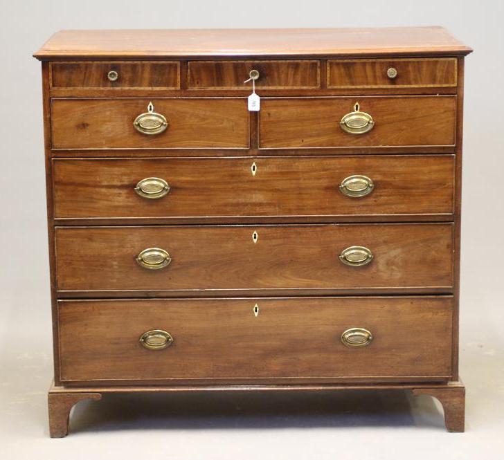 A GEORGIAN MAHOGANY CHEST Image